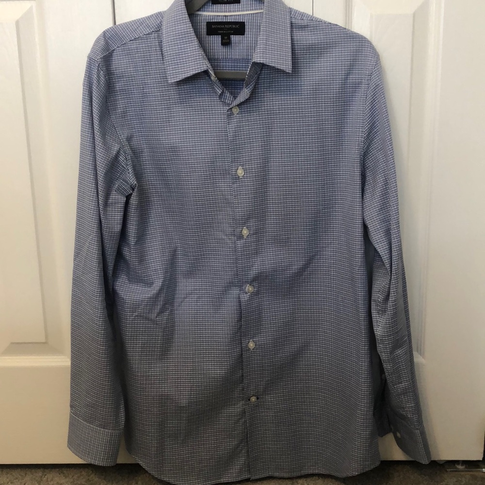 Banana Republic Mens dress shirt. Size medium